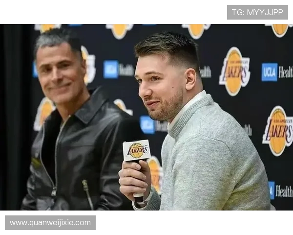 湖人选秀交易落空!小里拒续约 DFS 离队,中锋困局再升级(1) 湖人选秀交易落空!小里拒续约 DFS 离队,中锋困局再升级(1)